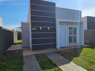 Casas em Condomíno